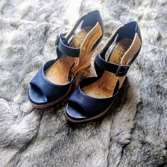 Adorable Mia blue wedges! - Picture 7 of 8